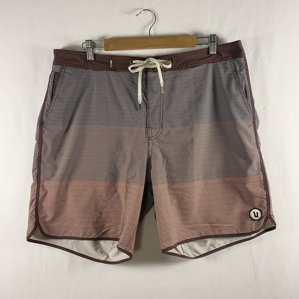 Vuori Cruise Boardshort 7" Inseam Mens Size 36 Plum Stripes Swim Trunks Beachy